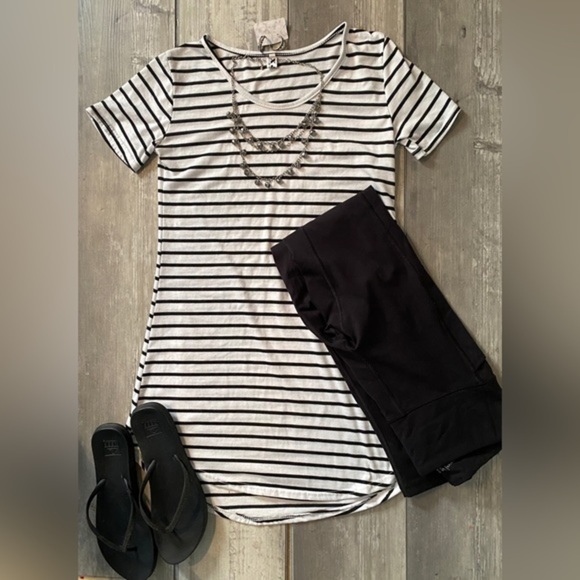 😘 Dress by xizi fashion | Black & white dress in size Medium - Picture 1 of 14